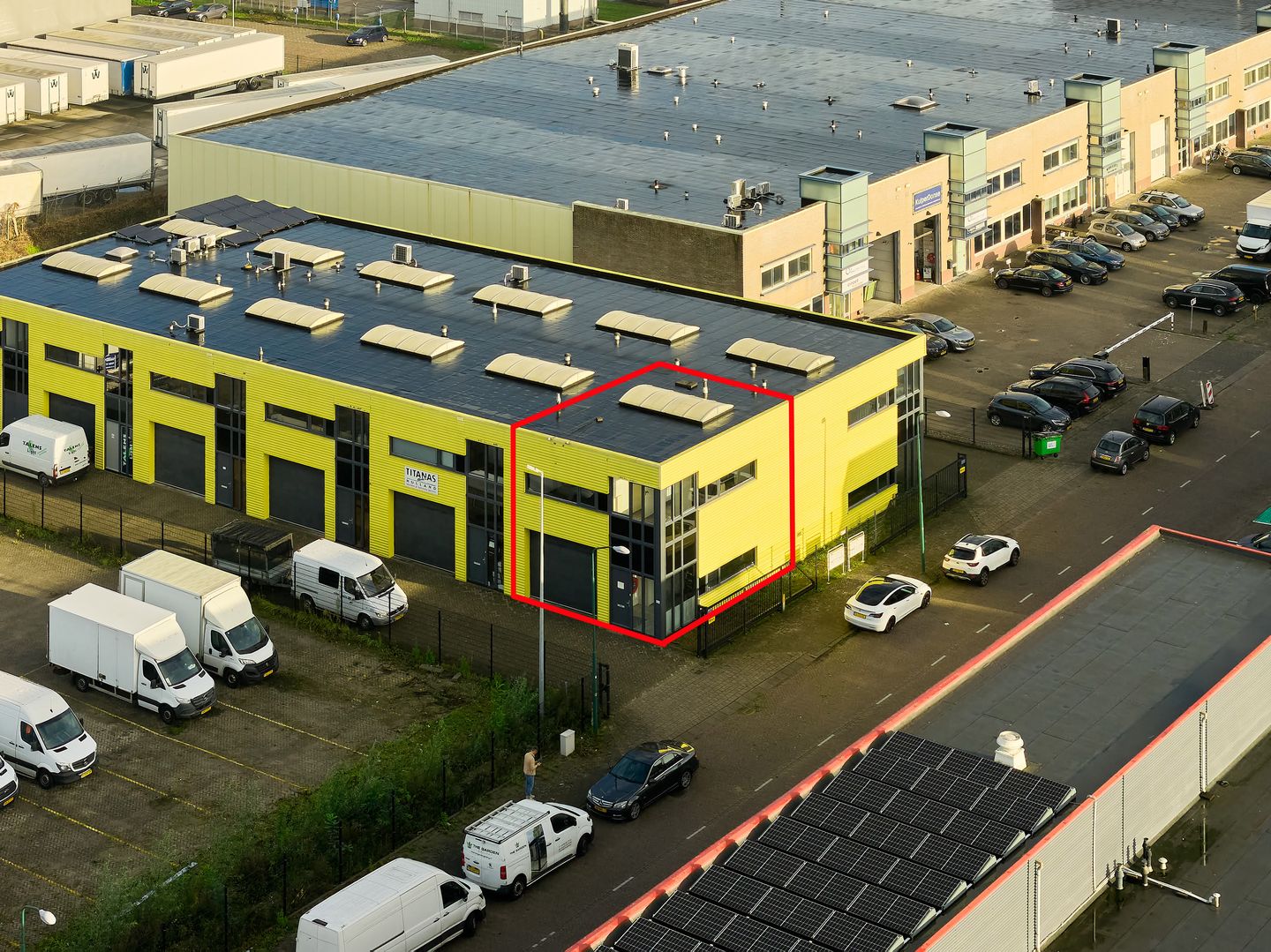 Bekijk foto 1 van Ambachtsweg 33-A