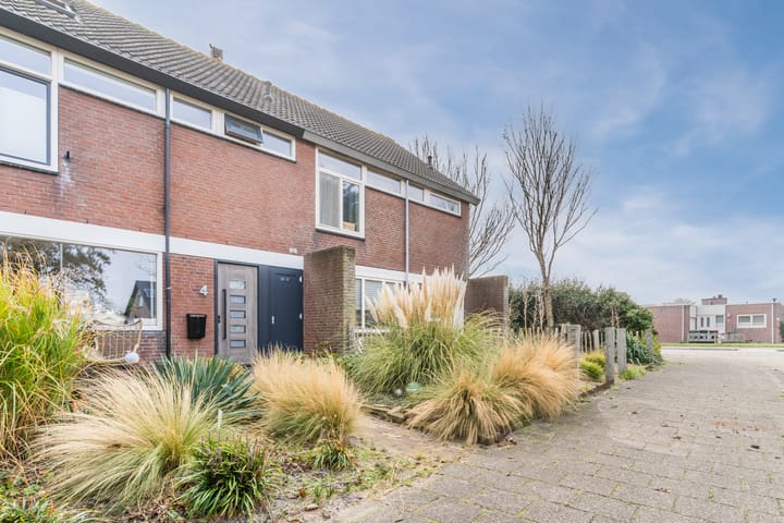 Photo 2 of Maarten Mooystraat 4