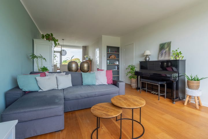 Photo 4 of Leeuweriklaan 97