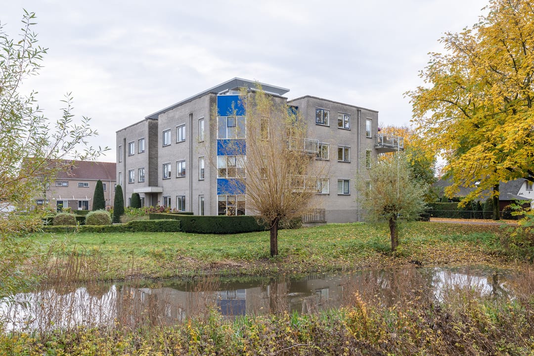 Photo 1 of Tarweakker 26