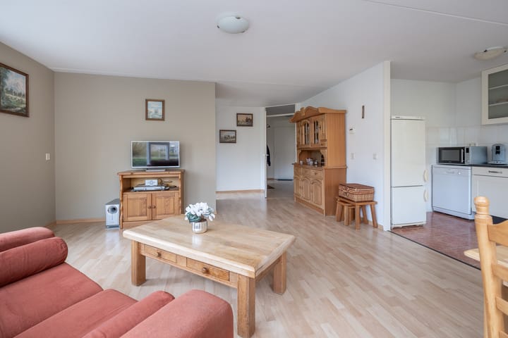 Photo 5 of Tarweakker 26