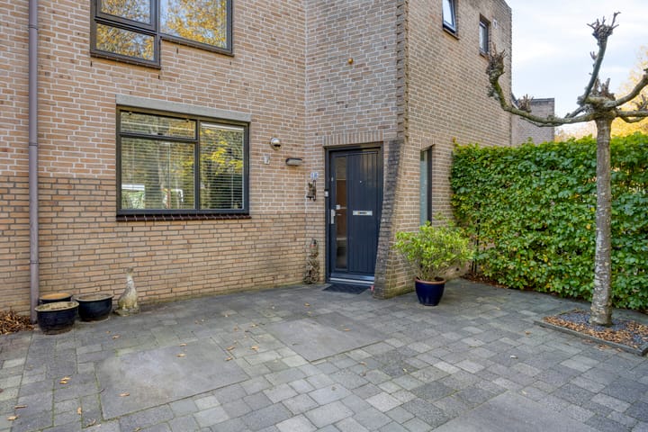 Photo 2 of Akelei 16