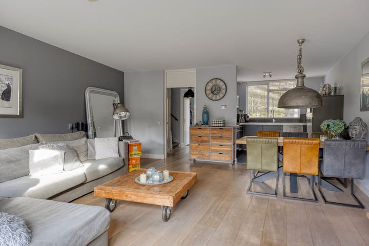 Photo 5 of Akelei 16