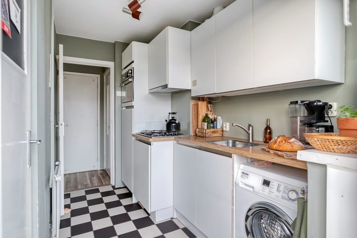 Photo 10 of Dr. Schaepmanstraat 66