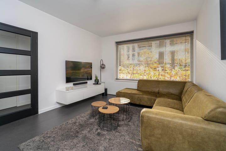 Photo 14 of Professor Gimbrèrelaan 61