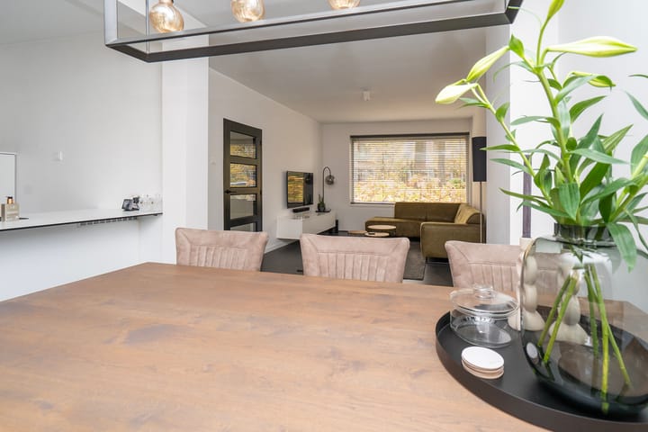 Photo 18 of Professor Gimbrèrelaan 61