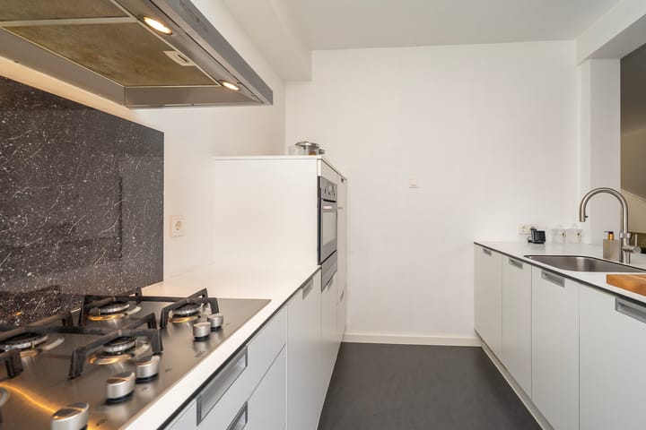 Photo 21 of Professor Gimbrèrelaan 61