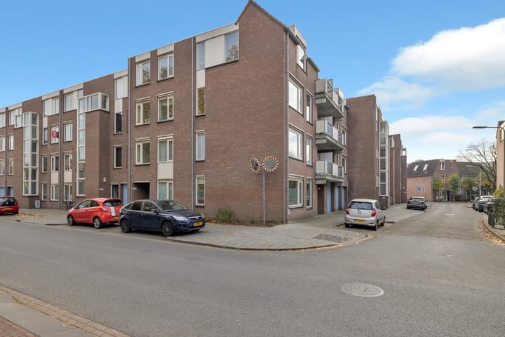 Photo 6 of Bram van den Berghstraat 73