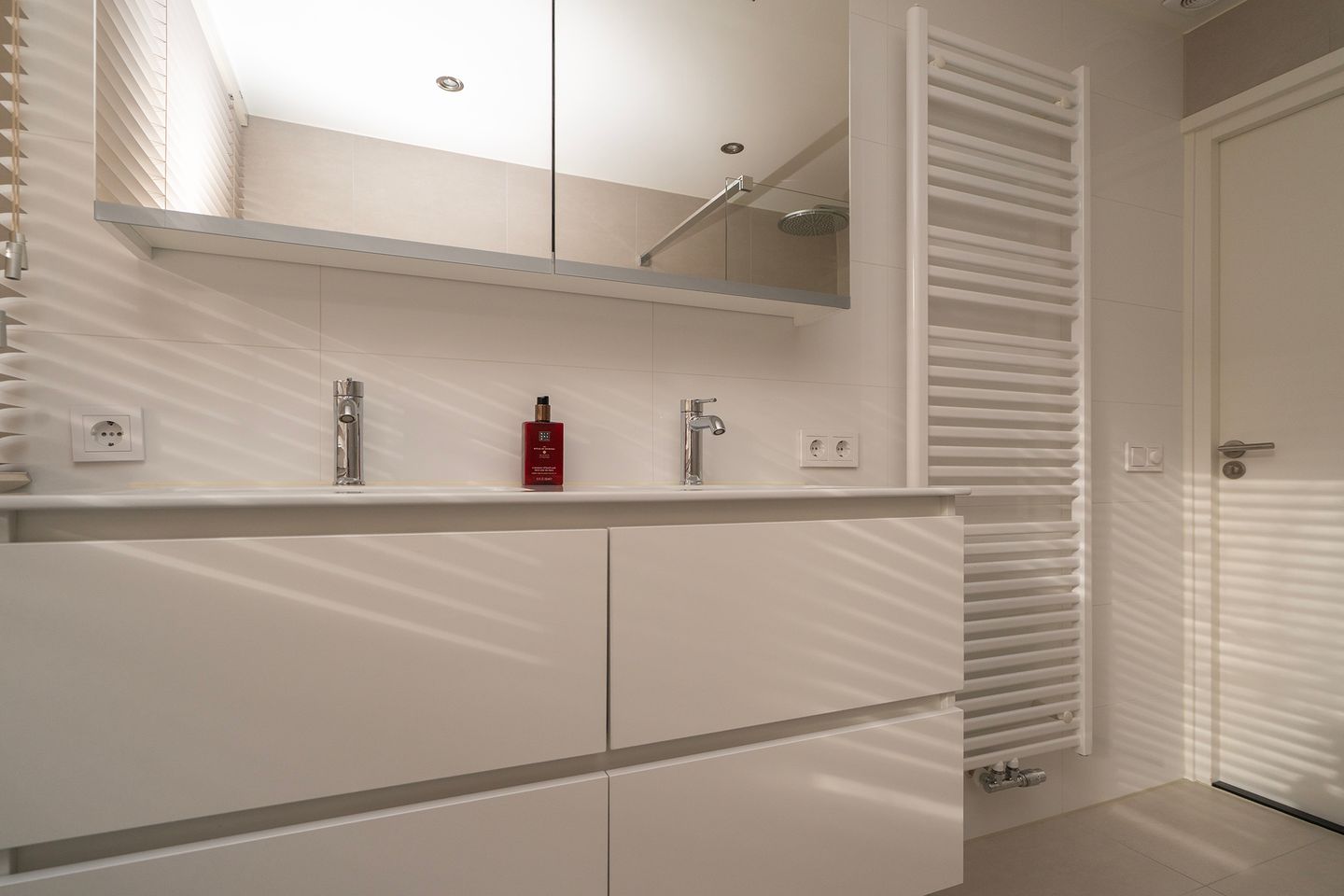 Foto 40 van Professor Gimbrèrelaan 61