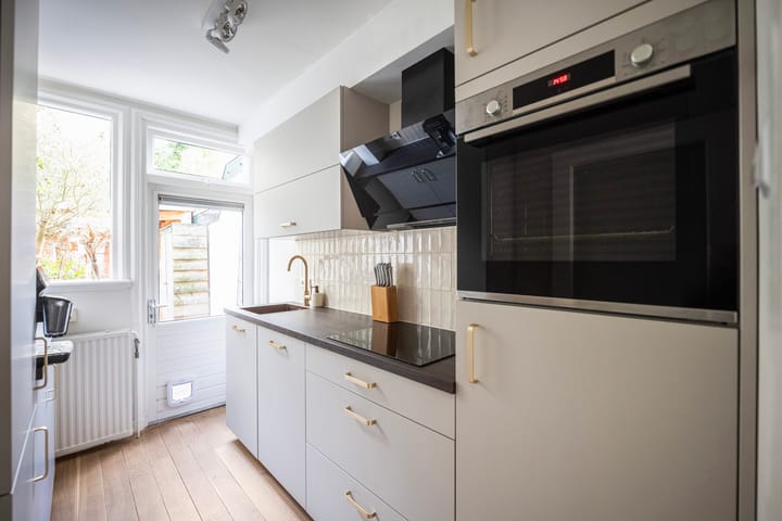 Photo 13 of Van Galenstraat 11