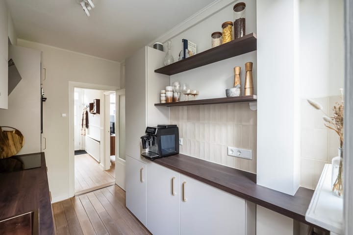 Photo 14 of Van Galenstraat 11