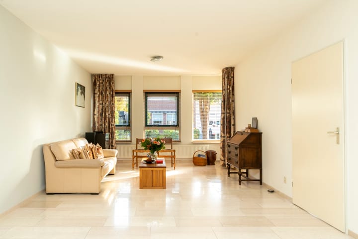 Photo 4 of Raambergstraat 1