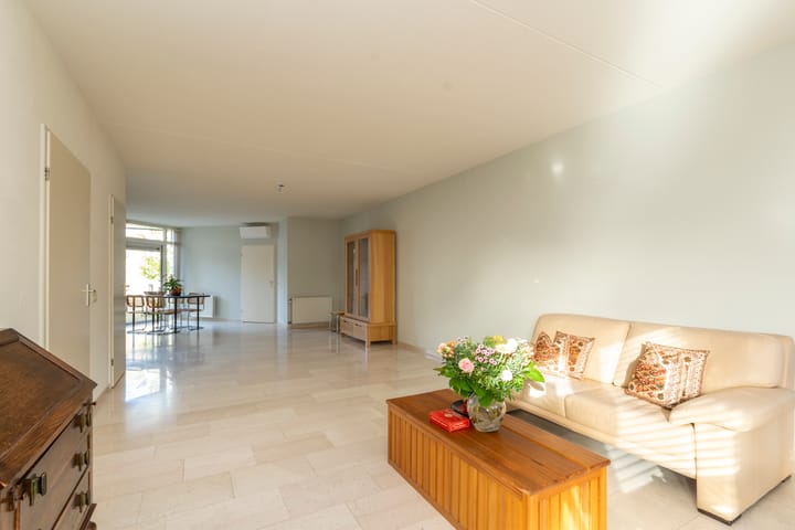 Photo 6 of Raambergstraat 1