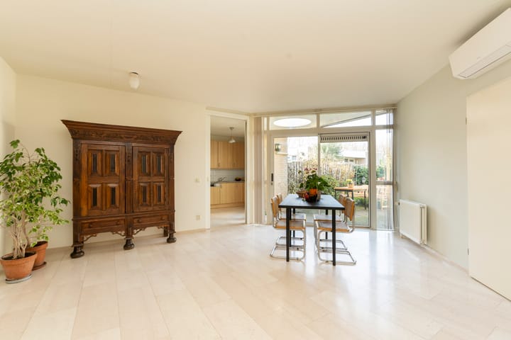 Photo 8 of Raambergstraat 1