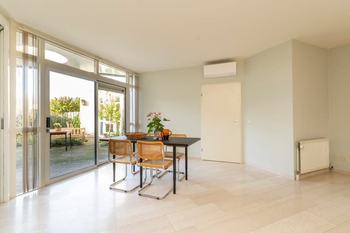 Photo 10 of Raambergstraat 1