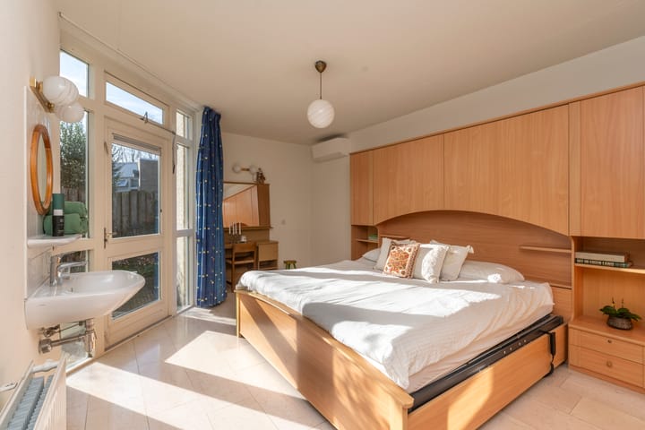 Photo 15 of Raambergstraat 1