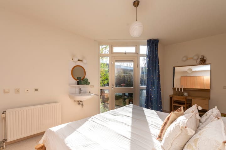 Photo 16 of Raambergstraat 1