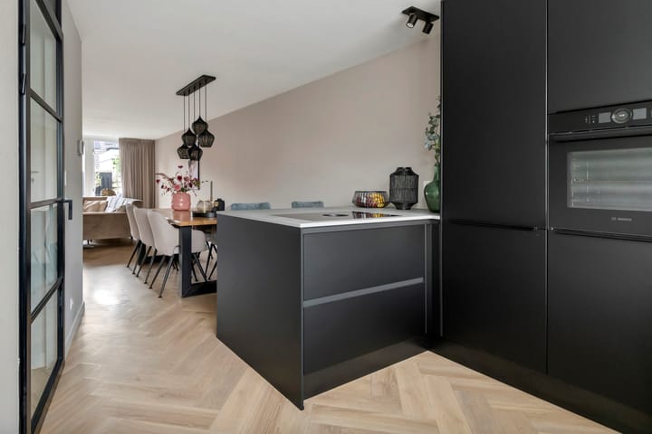 Photo 9 of Linnaeuslaan 89