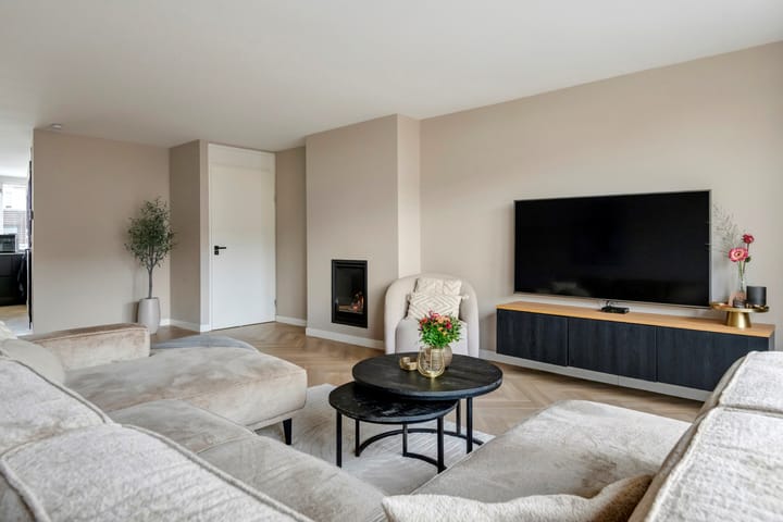 Photo 15 of Linnaeuslaan 89