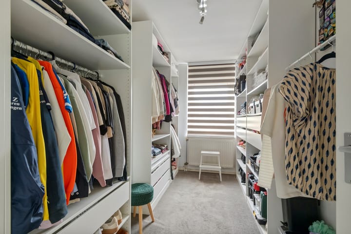 Photo 23 of Linnaeuslaan 89