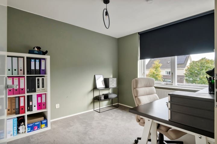 Photo 24 of Linnaeuslaan 89