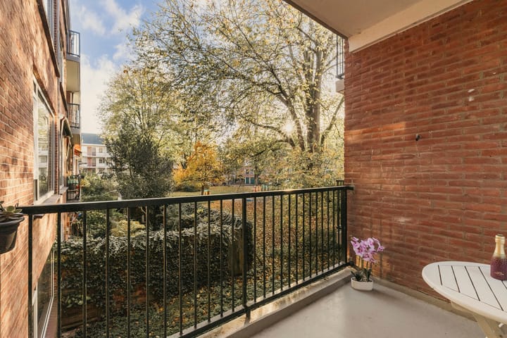 Photo 11 of Zuid-Hollandstraat 122-1