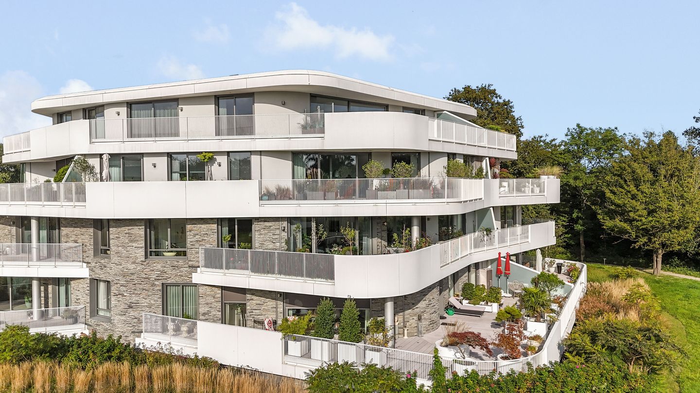 Photo 1 of Koninginneweg 17-B