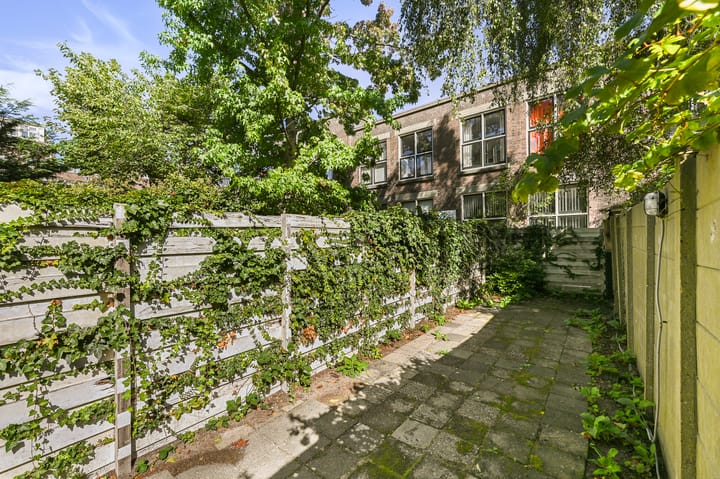 Foto 16 van De Ruijterstraat 71