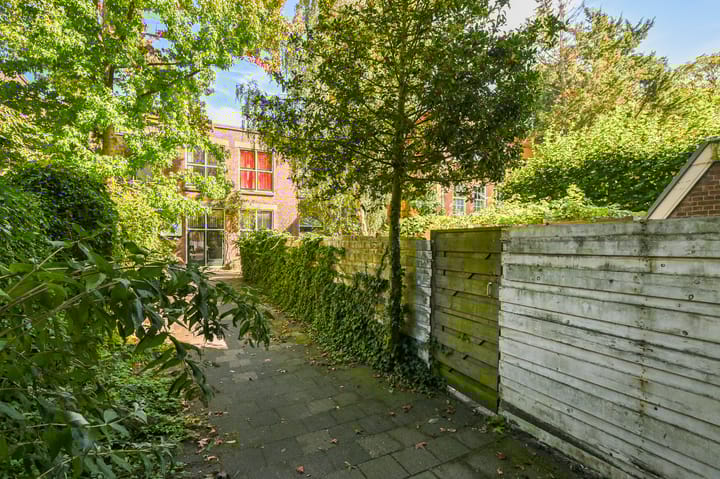 Foto 20 van De Ruijterstraat 71