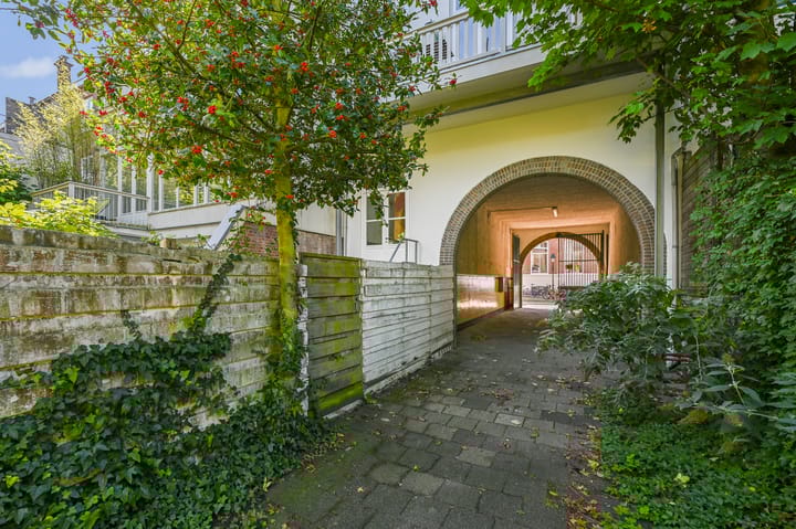 Foto 18 van De Ruijterstraat 71