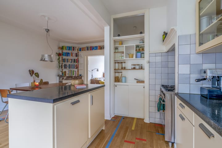 Foto 14 van Caan van Necklaan 197