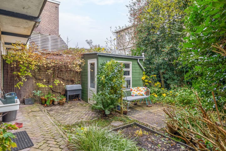 Foto 15 van Caan van Necklaan 197