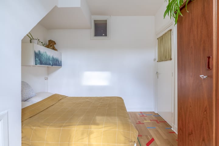 Foto 19 van Caan van Necklaan 197