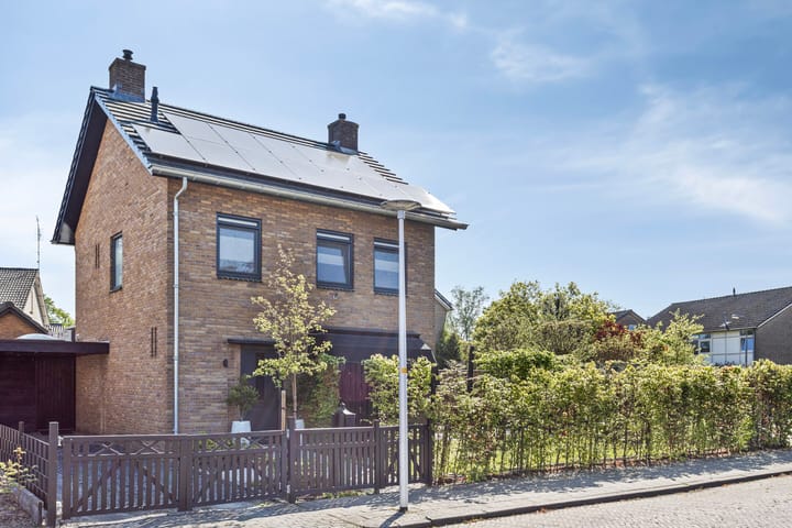 Photo 4 of Zwaluwstraat 7