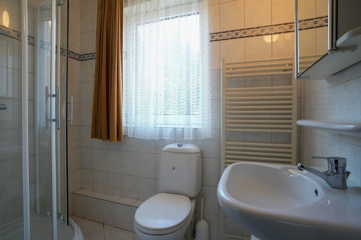 Foto 12 van Meuserstraat 104