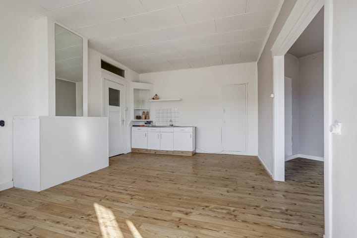 Photo 11 of Groeneweg 107-BS