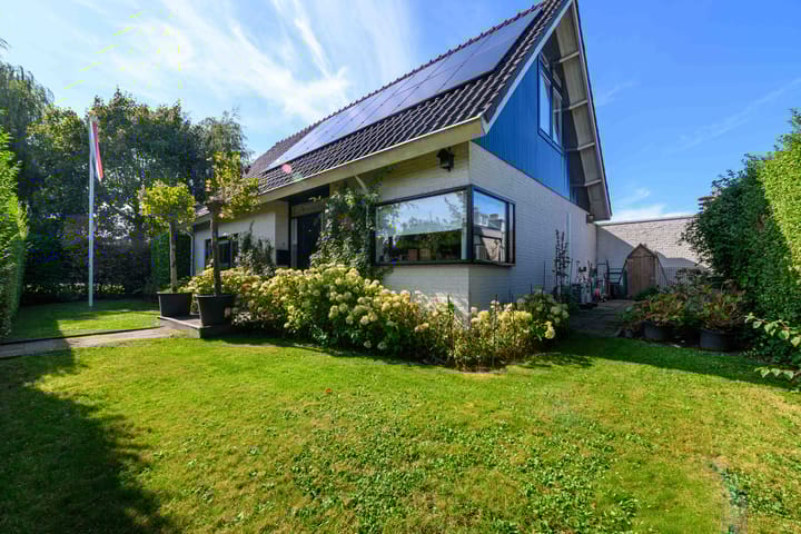 Photo 2 of Leeuwerik 6