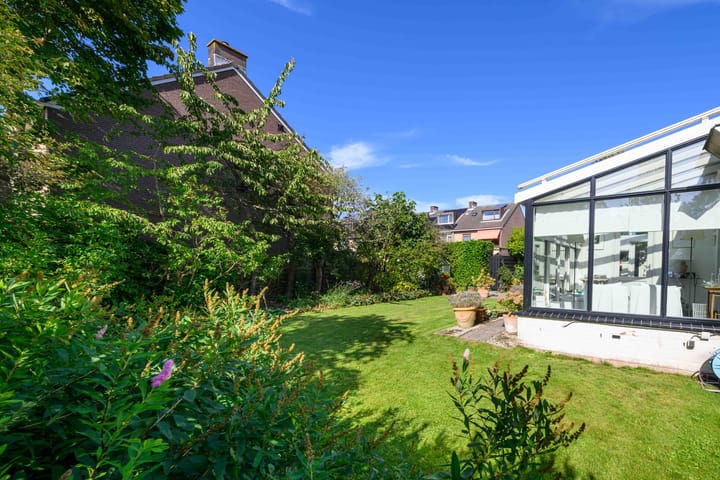 Photo 38 of Leeuwerik 6