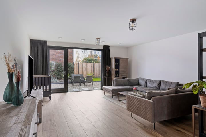 Photo 10 of Dotterbloem 23