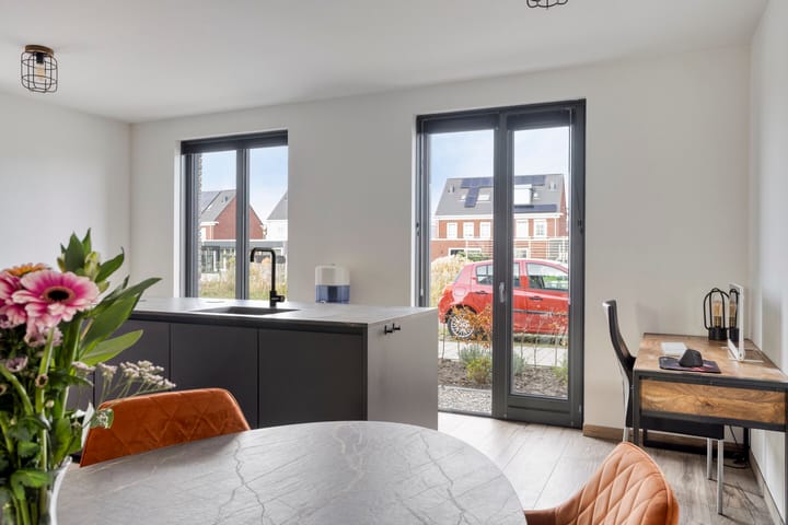 Photo 15 of Dotterbloem 23