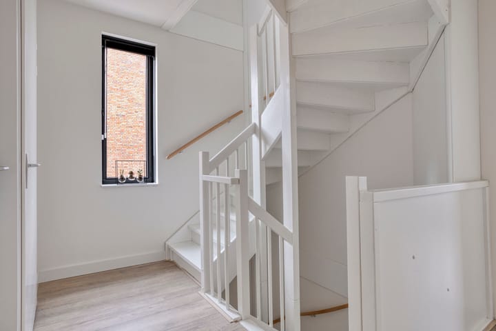 Photo 21 of Dotterbloem 23