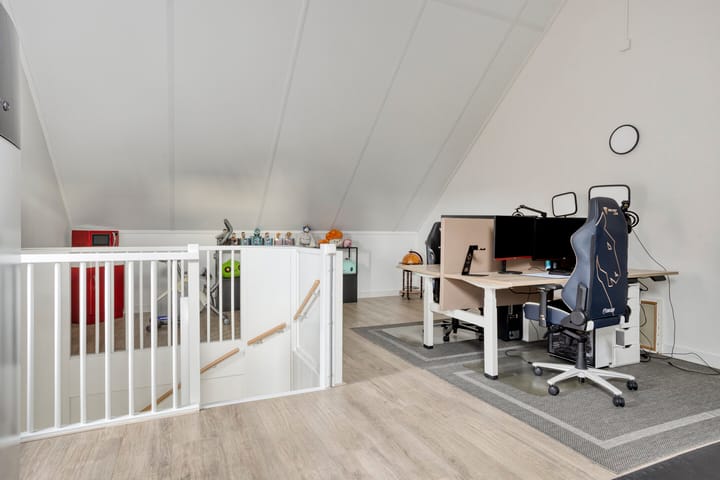 Photo 35 of Dotterbloem 23