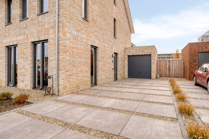 Photo 41 of Dotterbloem 23