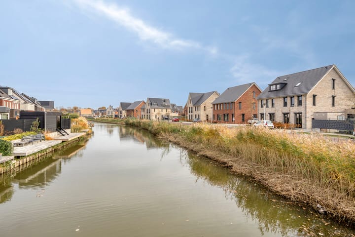 Photo 44 of Dotterbloem 23