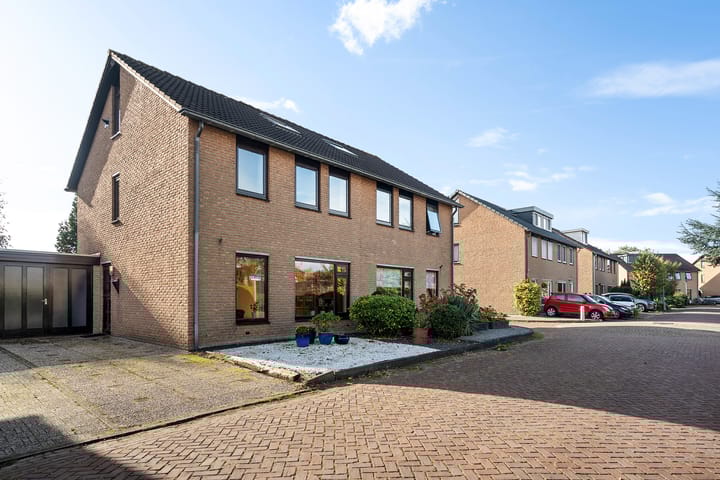 Photo 5 of Botter 38 62