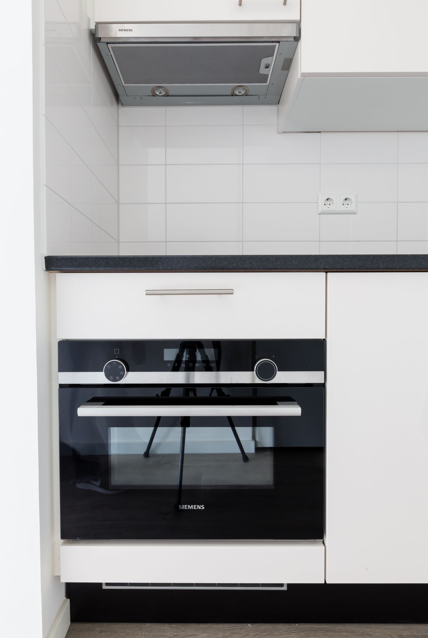 Photo 9 of Rogier van der Weydestraat 6-D3