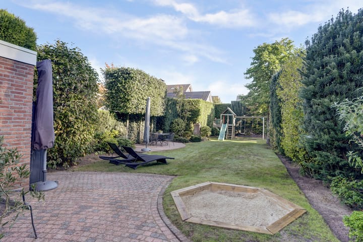 Photo 2 of Newtonlaan 2