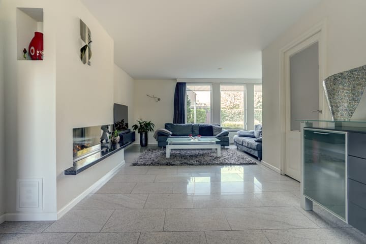 Photo 3 of Newtonlaan 2