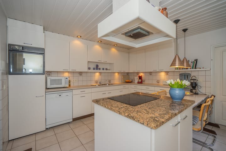 Foto 9 van Wermenbossestraat 19