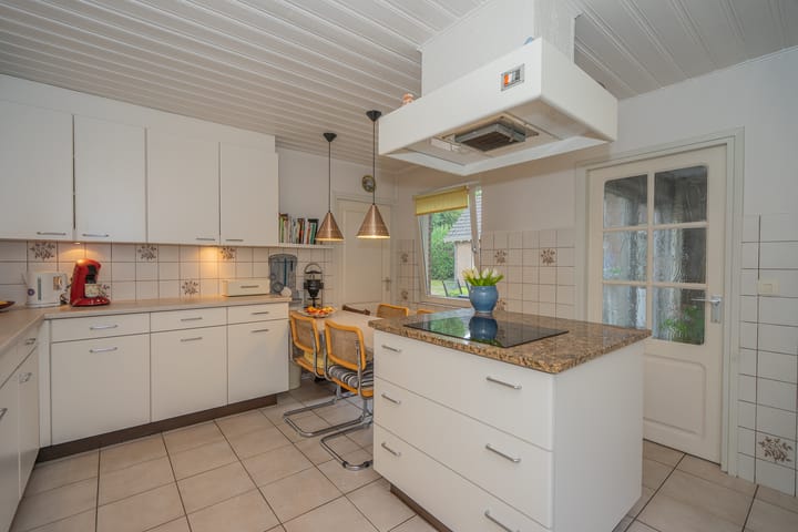 Foto 10 van Wermenbossestraat 19